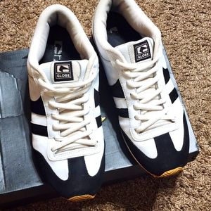 Mens globe skate shoes size 13